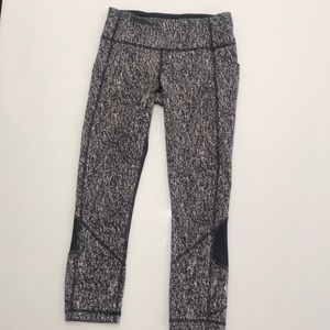 Lululemon Black and White Capri Legging